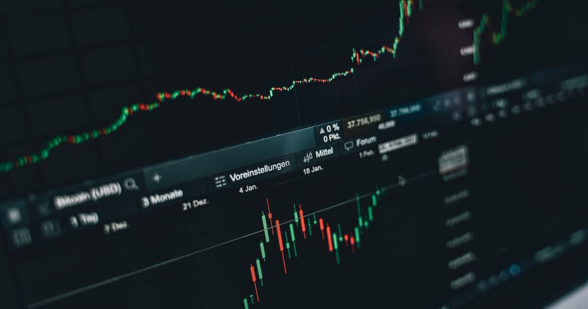 Bitcoin Around $84K: Following the Money (ETFs, Stablecoins, Leverage) and Why I Think $57.7K Was the Low